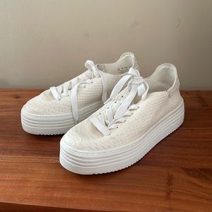 NEW with flaw, Sam Edelman Pippi snake sneaker white lter